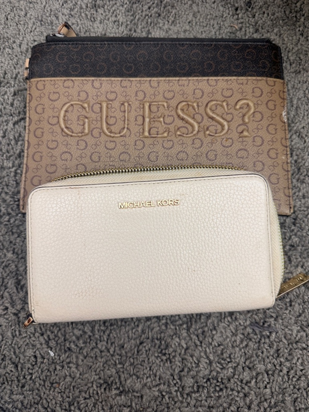 Michael Kors Cream Pebbled Leather Zip Wallet with Gold Logo